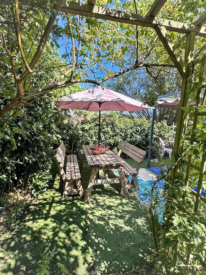 4 Bedroom House. Longland Road in Eastbourne,  28